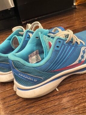 Saucony Kinvara 12 Running Shoes - Teal and Aqua with Red Accent